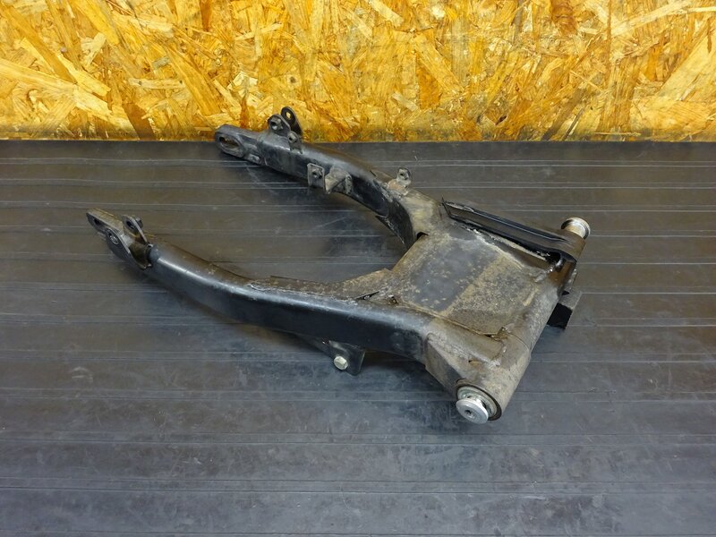 【251032】W650(EJ650A-031)◇ スイングアーム ピボットシャフト トルクロッド 【検:W400 EJ400A | 中古バイクパーツ通販・買取　ジャンクヤード鳥取　JunkYard