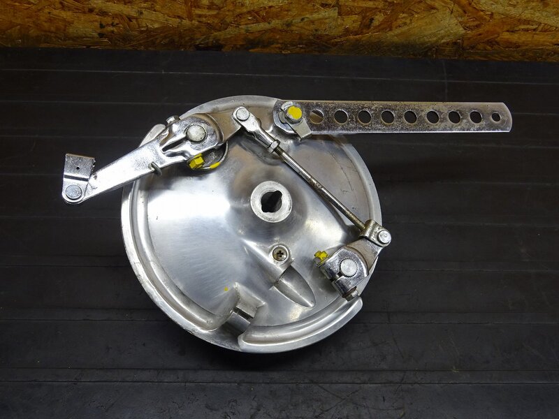 【251044】CB350(CB350-1069)◆ フロントドラムパネル 【検索:CB250 エクスポート セニア | 中古バイクパーツ通販・買取 ジャンクヤード鳥取 JunkYard