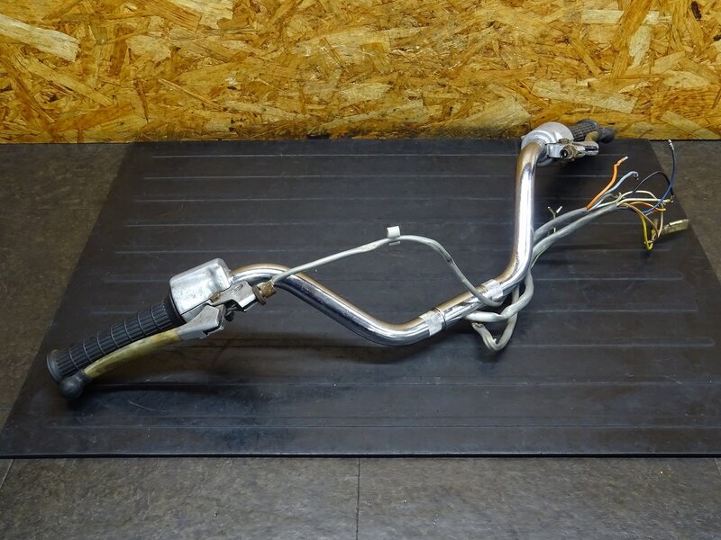【251044】CB350(CB350-1069)◆ ハンドルセット ハンドルスイッチ左右 スイッチボックス 被覆硬化有 【検索:CB250 エクスポート セニア | 中古バイクパーツ通販・買取 ジャンクヤード鳥取 JunkYard