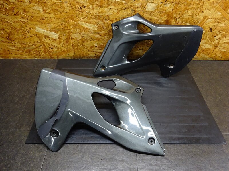 【251107】KLX250(LX250E-A05)◆ シュラウド左右セット サイドカバー サイドカウル 色塗り/塗装割れ有 【04’ Dトラッカー | 中古バイクパーツ通販・買取　ジャンクヤード鳥取　JunkYard