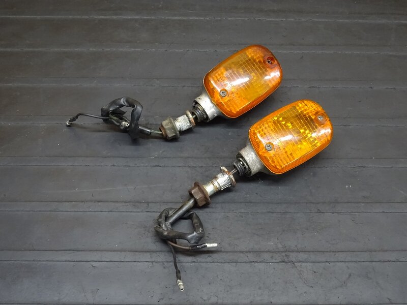 【251110】SRX400(3VN-086)◆ ウインカー2個セット 破損有 【SRX600 | 中古バイクパーツ通販・買取　ジャンクヤード鳥取　JunkYard