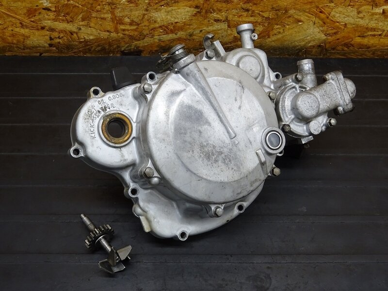 【251118】KDX200SR(DX200G-004)◆ クラッチカバー エンジンカバー右 ウォーターポンプ ※エンジンパーツ 【検索:125 220 250 | 中古バイクパーツ通販・買取　ジャンクヤード鳥取　JunkYard