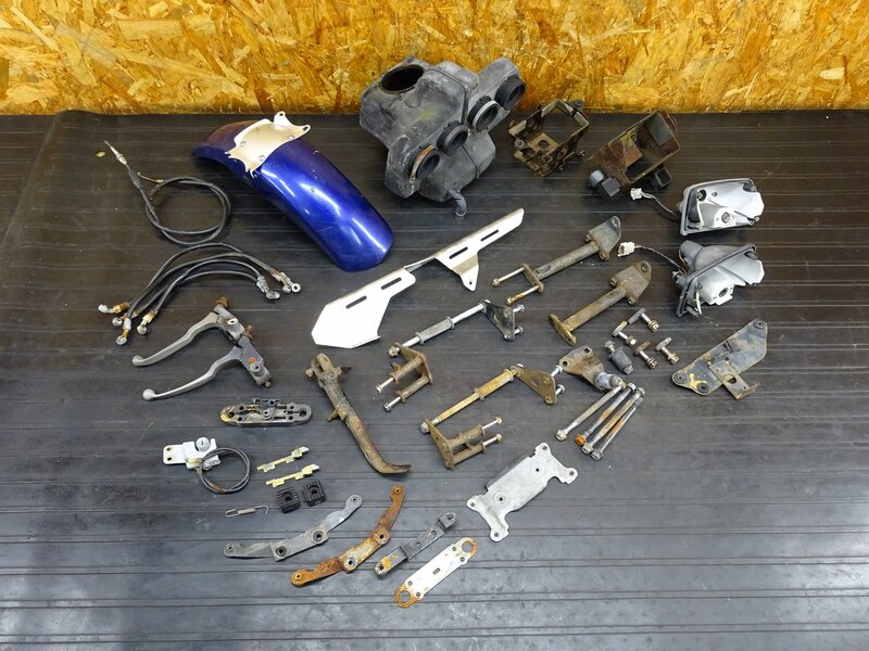 【251208】GSX400インパルス(GK79A-100)◇ パーツセット フロントフェンダー エアクリーナー エンジンハンガー バッテリーケース ホース | 中古バイクパーツ通販・買取　ジャンクヤード鳥取　JunkYard