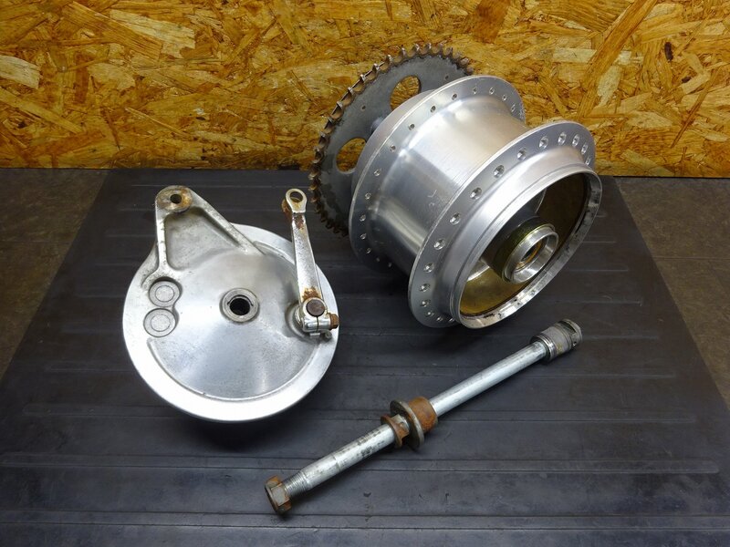 【251211】スティード400(NC26-1441)◆ リアホイールハブ ドラムパネル スプロケット 45T アクスルシャフト ウェットブラスト施工有 | 中古バイクパーツ通販・買取　ジャンクヤード鳥取　JunkYard