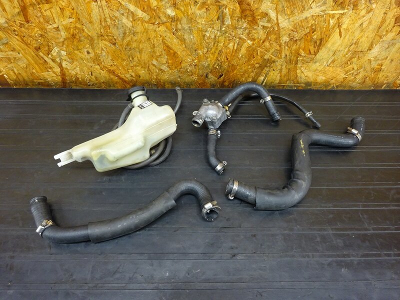 【251212】CBR250RR(MC22-1052)◇ リザーブタンクセット クーラントタンク ラジエーターホース ラジエターホース サーモスタット 【規制前 | 中古バイクパーツ通販・買取　ジャンクヤード鳥取　JunkYard