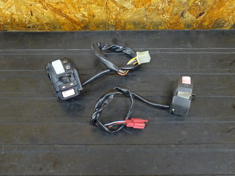 【251219】セロー225W(4JG-116)◇ ハンドルスイッチ左右セット スイッチボックス キルスイッチ 【検:SEROW 1KH DG08J | 中古バイクパーツ通販・買取　ジャンクヤード鳥取　JunkYard