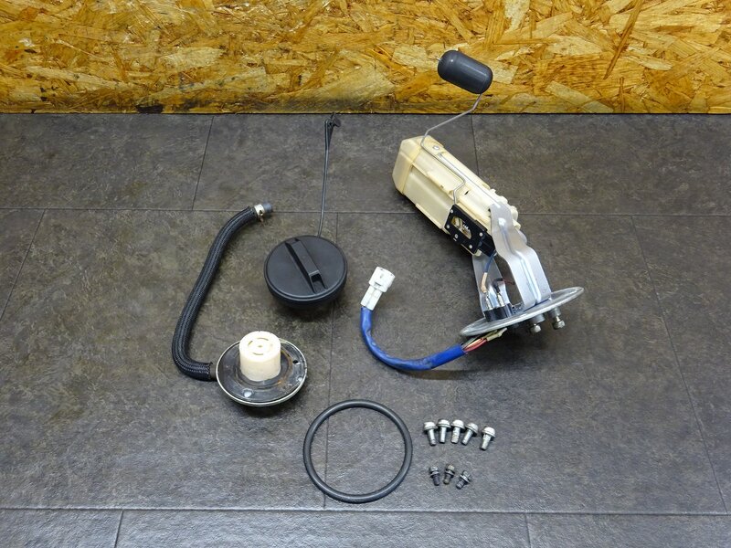 【251217】スカイウェイブ250(CJ46A-114)◆ 燃料ポンプ ガソリンポンプ フューエルポンプ タンクキャップ | 中古バイクパーツ通販・買取　ジャンクヤード鳥取　JunkYard