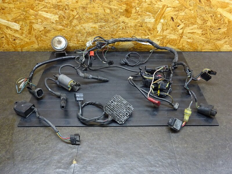 【251227】W650(EJ650A-004)◆ メインハーネス レギュレーター イグニッションコイル コントロールリレー 【検索:W400 EJ400A | 中古バイクパーツ通販・買取　ジャンクヤード鳥取　JunkYard