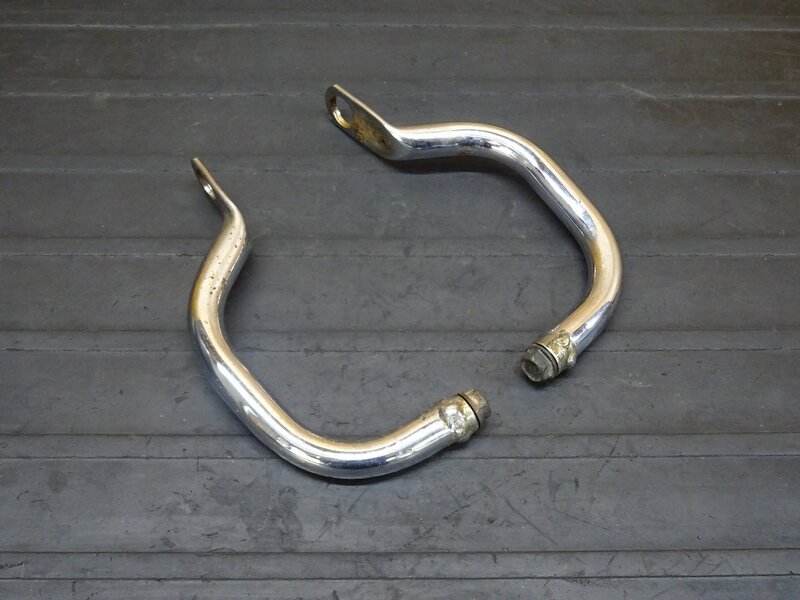 【251227】W650(EJ650A-004)◆ グラブバー タンデムバー/グリップ アシストグリップ 錆有 【検索:W400 EJ400A | 中古バイクパーツ通販・買取　ジャンクヤード鳥取　JunkYard