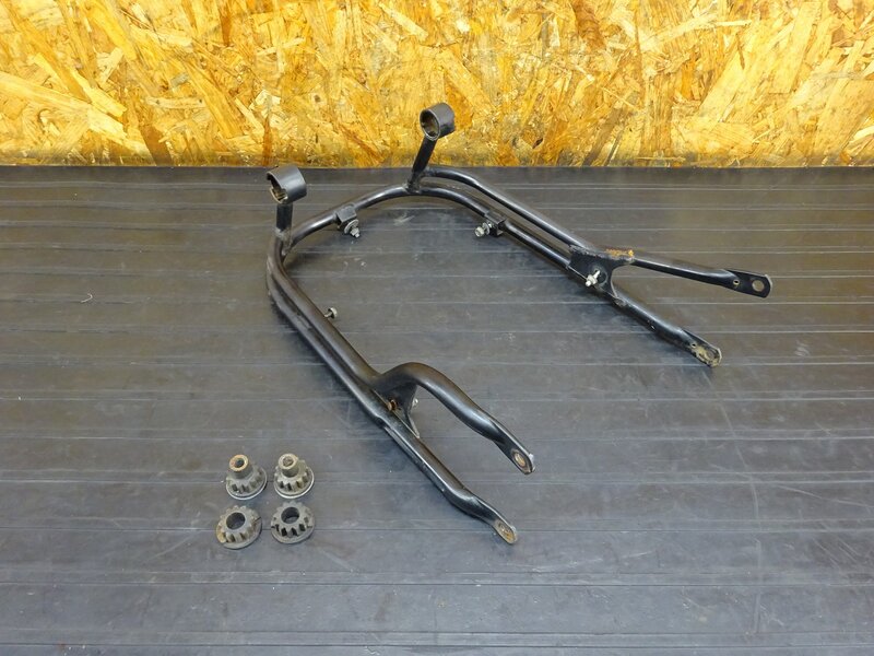 【251231】バルカン400ドリフター(VN400D-000)◇ リアフェンダーステー リアフェンダーガード バンパー 錆/削れ有 | 中古バイクパーツ通販・買取　ジャンクヤード鳥取　JunkYard