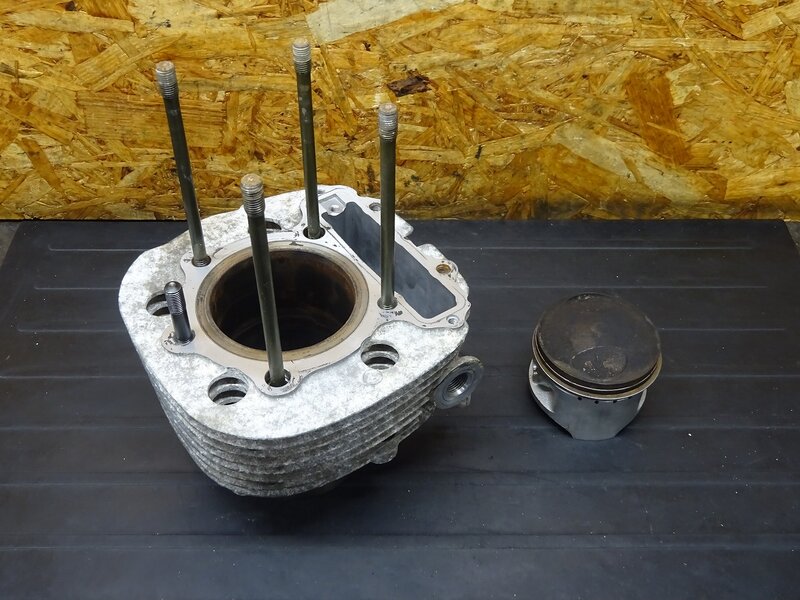 【260215】SR400(RH01J-008)● シリンダー ピストン ジャンク ※エンジンパーツ 4629km外し | 中古バイクパーツ通販・買取　ジャンクヤード鳥取　JunkYard