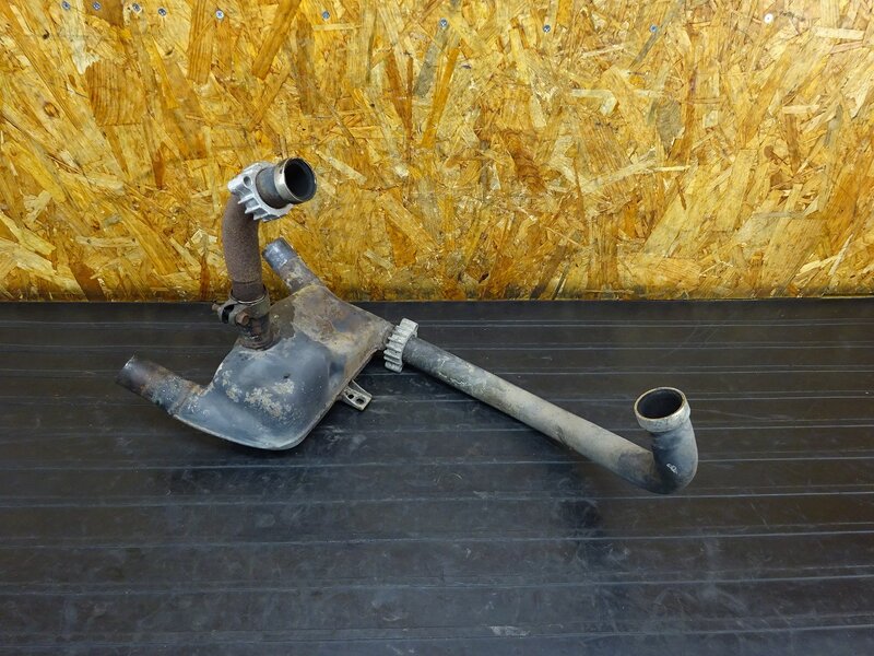 【260316】VT250F(MC08-1018)◇ 純正エキパイ マフラー HM KE8 SANKEI 2128 リアエキゾーストパイプ 凹み/錆有 【丸フレーム | 中古バイクパーツ通販・買取　ジャンクヤード鳥取　JunkYard