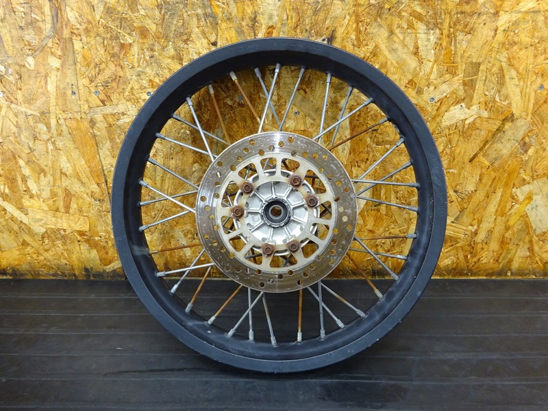 【250115】TW200E(DG07J-004)■ フロントホイール 18×2.50 ブレーキディスク 【検:2JL TW225 DG09J | 中古バイクパーツ通販・買取　ジャンクヤード鳥取　JunkYard