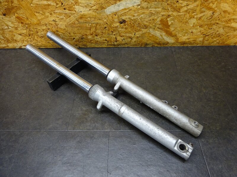 【250603】FTR223(MC34-1005)◆ フロントフォーク ボトムケース インナーチューブ 摺動部錆有 | 中古バイクパーツ通販・買取　ジャンクヤード鳥取　JunkYard