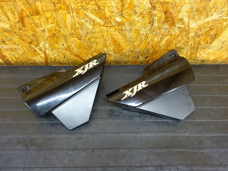 【250707】XJR400R(RH02J-005)◇ サイドカバー左右セット サイドカウル 傷有 【イモビ付 4HM | 中古バイクパーツ通販・買取　ジャンクヤード鳥取　JunkYard