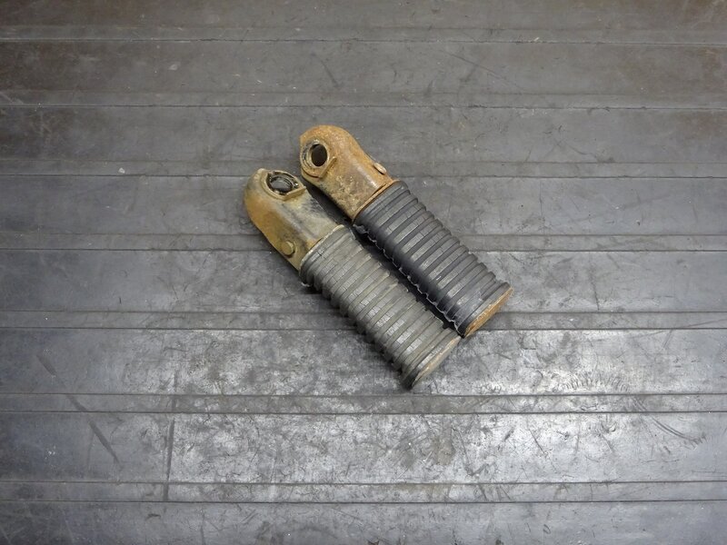【250803】XS650SP(3G5-000)◆ タンデムステップ左右セット 変形有 【SPL スペシャル | 中古バイクパーツ通販・買取　ジャンクヤード鳥取　JunkYard