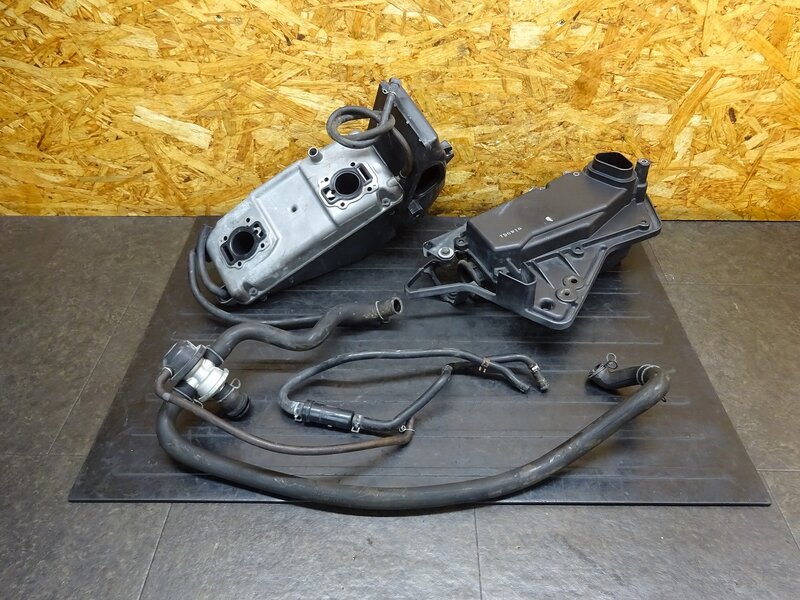 【250912】エリミネーター250V(VN250A-033)◆ エアクリーナーボックス エアクリボックス エアクリ | 中古バイクパーツ通販・買取　ジャンクヤード鳥取　JunkYard