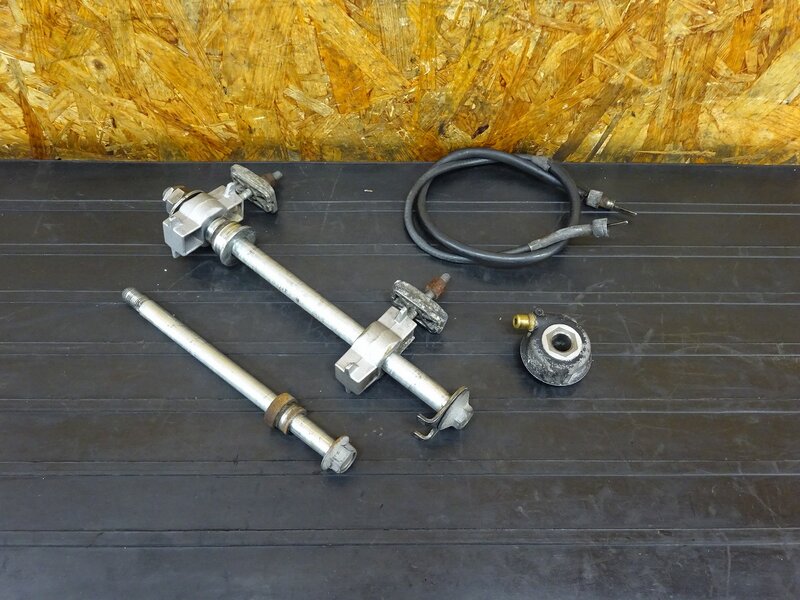 【250921】SRX400(1JL-022)◇ アクスルシャフト前後セット フロント/リア チェーンアジャスター/引き スピードメーターギア 【SRX600 1JK | 中古バイクパーツ通販・買取　ジャンクヤード鳥取　JunkYard