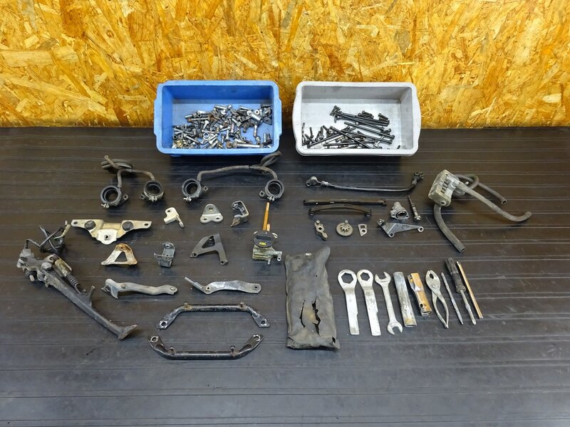 【251001】ZXR250(ZX250C-012)◇ ボルトセット インシュレーター スタンド ステー コック 車載工具 エンジンボルト カムチェーン | 中古バイクパーツ通販・買取　ジャンクヤード鳥取　JunkYard
