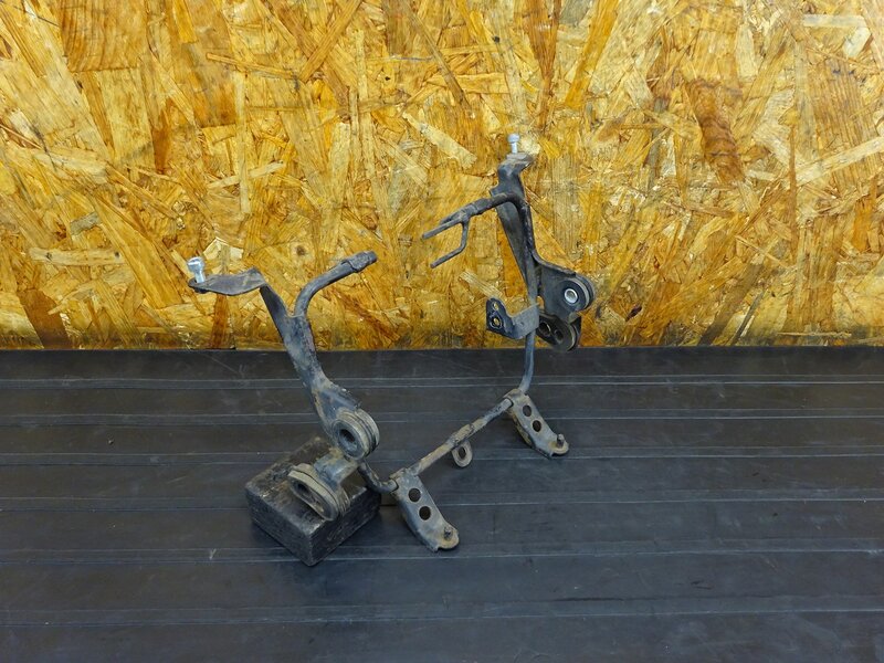 【251103】ZRX400(ZR400E-004)◇ アッパーカウルステー ヘッドライトステー アッパーカウル/フロントカウルステー 【前期 ZRX-2 ZRX-Ⅱ | 中古バイクパーツ通販・買取　ジャンクヤード鳥取　JunkYard