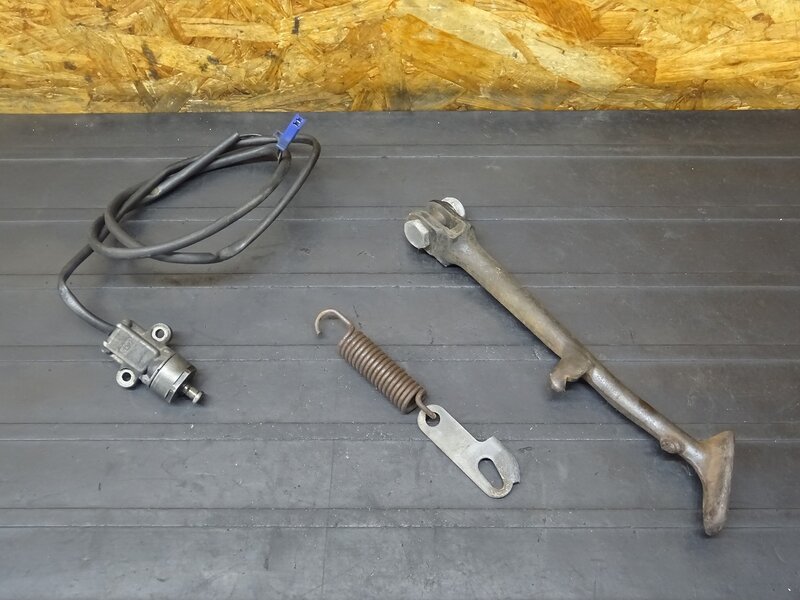 【251110】SRX400(3VN-086)■ サイドスタンド スプリングセンサー 折れ有 【SRX600 | 中古バイクパーツ通販・買取　ジャンクヤード鳥取　JunkYard