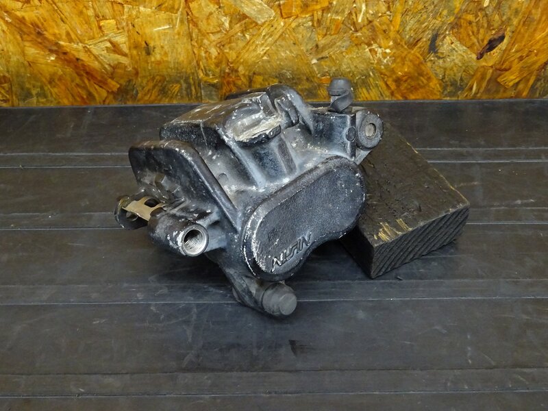 【251111】CBR250RR(MC22-1006)◇ フロントキャリパー左 ブレーキキャリパー | 中古バイクパーツ通販・買取　ジャンクヤード鳥取　JunkYard