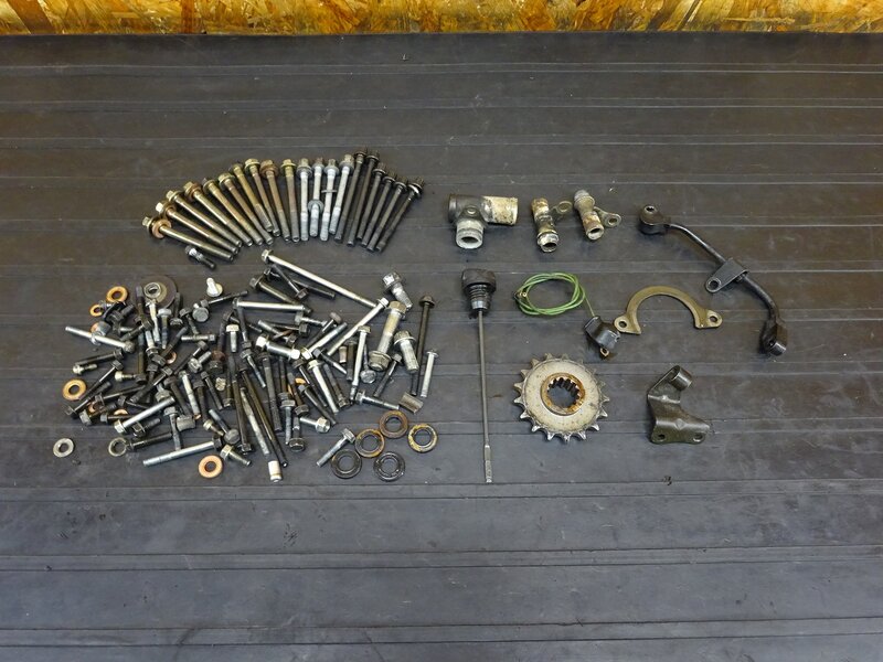 【251111】CBR250RR(MC22-1006)◇ エンジンボルトセット クランクケースボルト ウォーターライン/パイプ ※エンジンパーツ【規制前 MC14E | 中古バイクパーツ通販・買取　ジャンクヤード鳥取　JunkYard