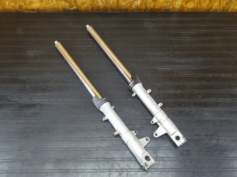 【251121】VTR1000F(SC36-1100)■ フロントフォーク インナーチューブ ボトムケース 腐食有 【ファイアーストーム | 中古バイクパーツ通販・買取　ジャンクヤード鳥取　JunkYard