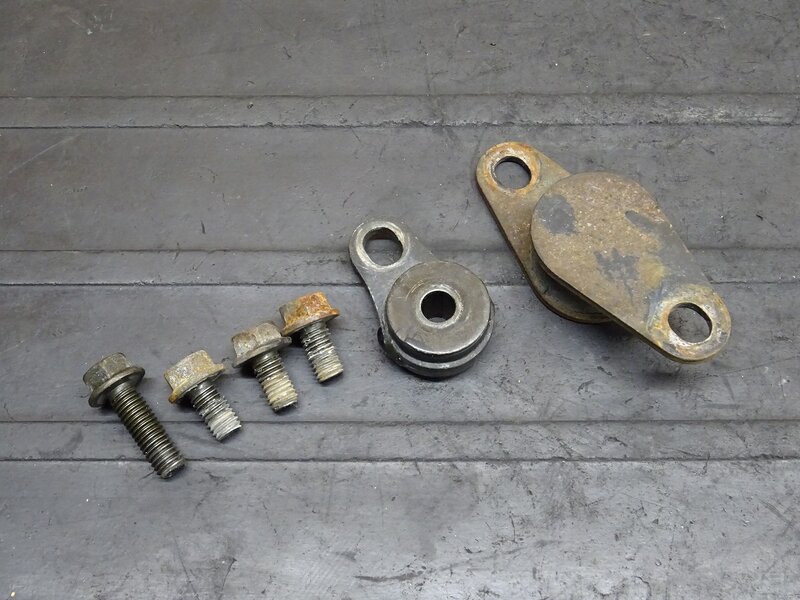 【251202】 CRM250R(MD24-1402)◆ マフラーステー | 中古バイクパーツ通販・買取　ジャンクヤード鳥取　JunkYard