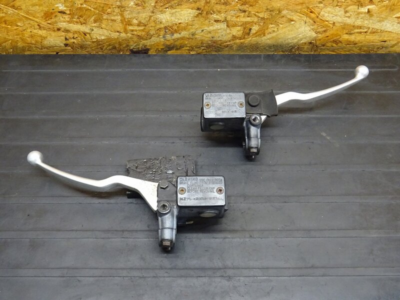 【251210】スカイウェイブ250S(CJ46A-104)◆ マスターシリンダー左右セット ブレーキマスター クラッチマスター レバー 劣化有 | 中古バイクパーツ通販・買取　ジャンクヤード鳥取　JunkYard