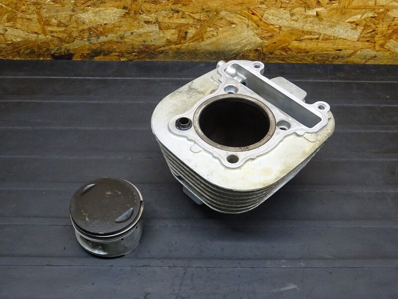 【251219】セロー225W(4JG-116)◆ シリンダー ピストン ※エンジンパーツ【検索：TW225 1KH DG08J | 中古バイクパーツ通販・買取　ジャンクヤード鳥取　JunkYard