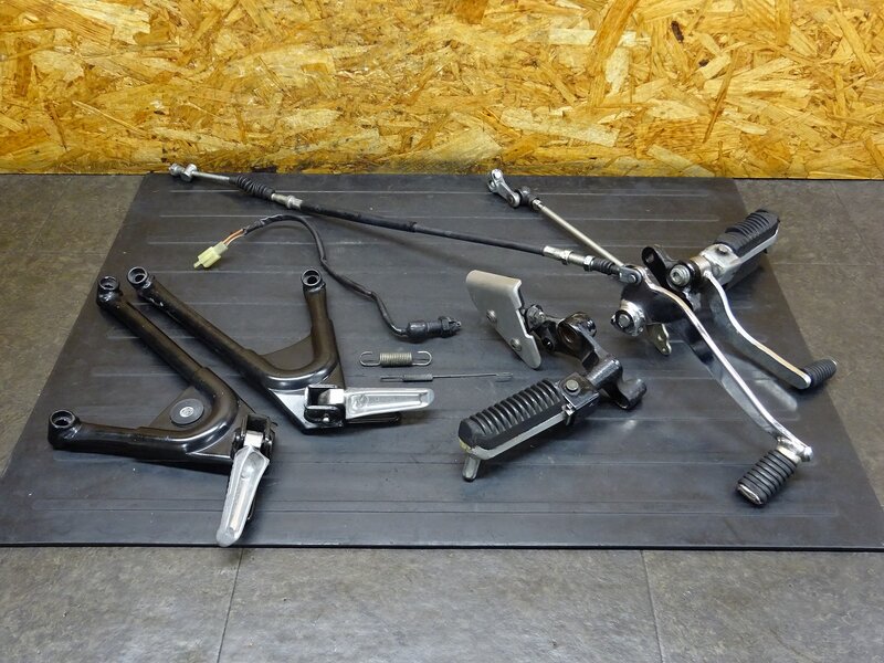 【251226】テンプター(NK43A-100)◆ ステップセット メインステップ タンデムステップ ブレーキ/シフトペダル 削れ有 【ST400 | 中古バイクパーツ通販・買取　ジャンクヤード鳥取　JunkYard