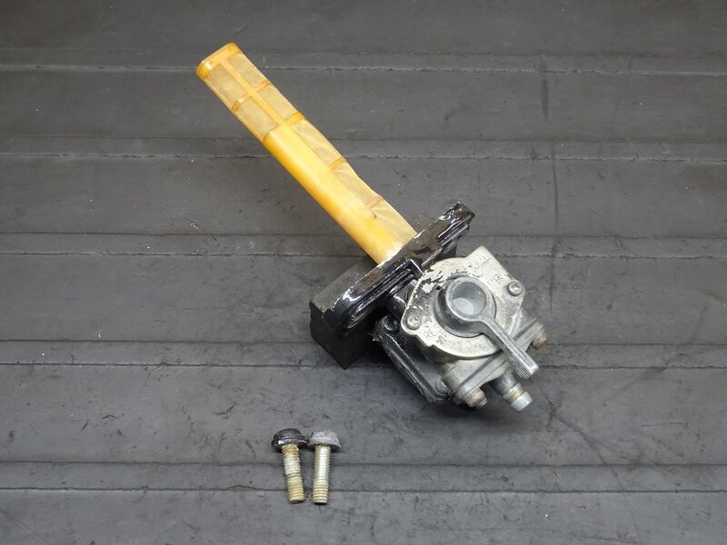 【251234】SR400(1JR-254)◆ 燃料コック ガソリンコック フューエルコック 固着有 ジャンク 【検:SR500 1JN 2J2 2H6 | 中古バイクパーツ通販・買取　ジャンクヤード鳥取　JunkYard