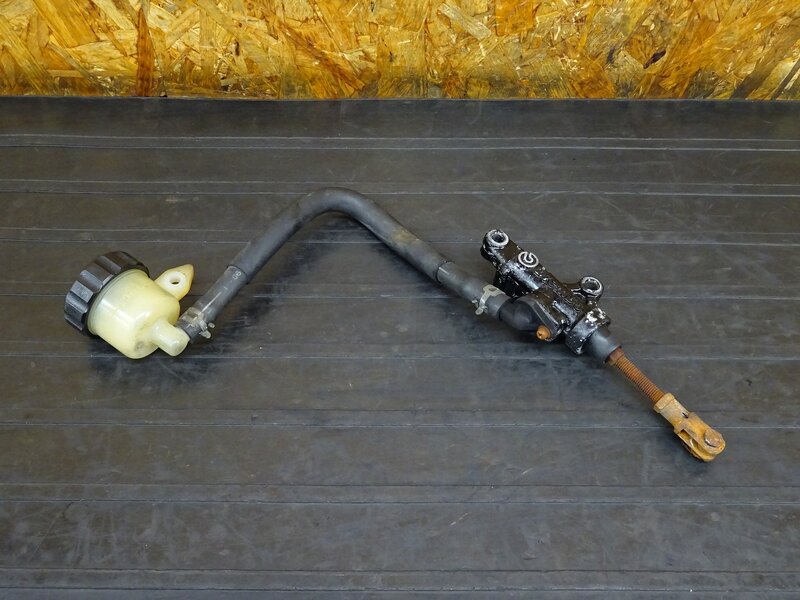 【260112】FZR250R(3LN-281)◇ リアブレーキマスターシリンダー ブレーキマスター brembo ブレンボ 劣化/錆有 | 中古バイクパーツ通販・買取　ジャンクヤード鳥取　JunkYard