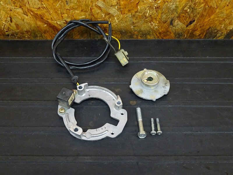 【260115】ゼファー400(ZR400C-054)◇ ピックアップコイル センサー パルシングローター パルシングコイルステー 【C4 ※エンジンパーツ | 中古バイクパーツ通販・買取　ジャンクヤード鳥取　JunkYard