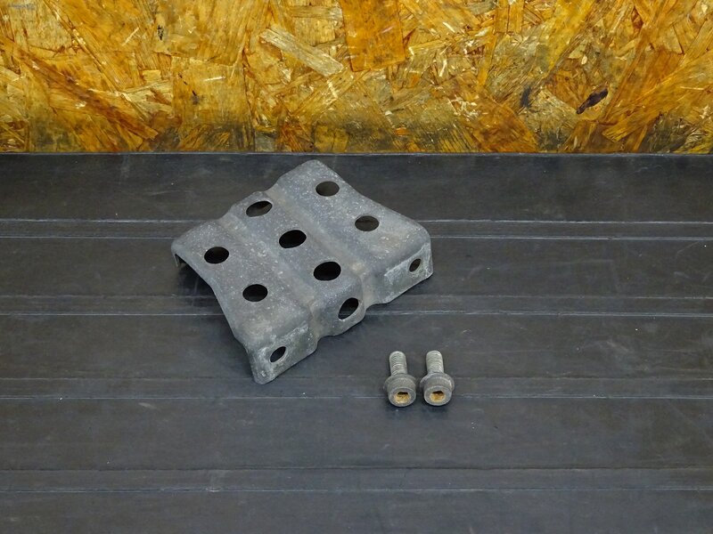 【260115】ゼファー400(ZR400C-054)◇ タンクステー 【C4 | 中古バイクパーツ通販・買取　ジャンクヤード鳥取　JunkYard