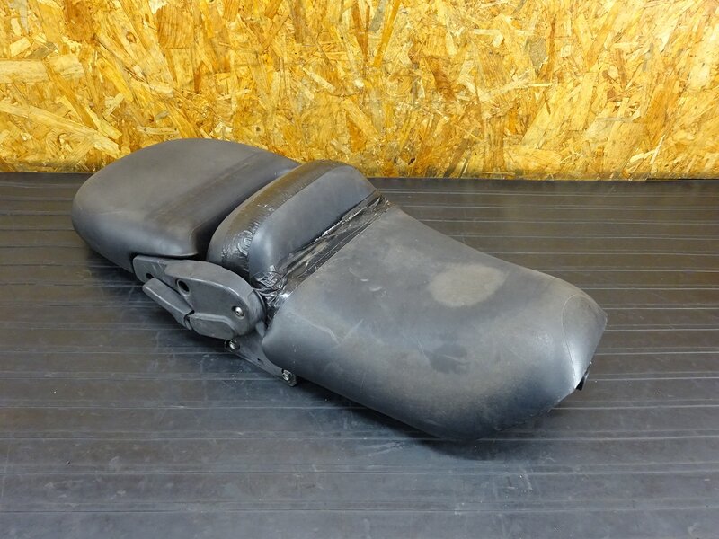 【260206】PS250(MF09-1002)◇ シートセット メインシート タンデムシート シートフレーム 破れ/補修/汚れ有 【角目 | 中古バイクパーツ通販・買取　ジャンクヤード鳥取　JunkYard