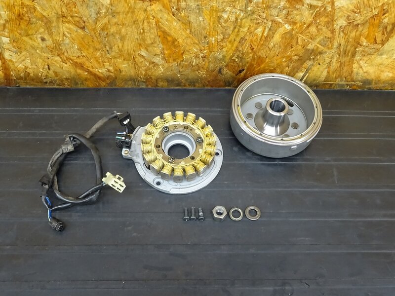 【260215】SR400(RH01J-008)◇ ジェネレーター フライホイール ※エンジンパーツ | 中古バイクパーツ通販・買取　ジャンクヤード鳥取　JunkYard