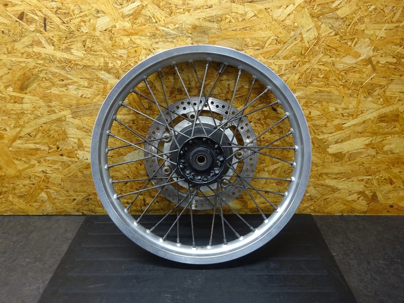 【241008】W400(EJ400A-000)◆ フロントホイール 19×2.15 【検索:W650 EJ650 | 中古バイクパーツ通販・買取　ジャンクヤード鳥取　JunkYard