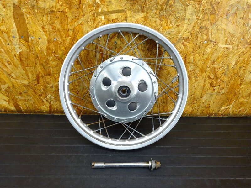 【250113】SR400(1JR-331)◇ フロントホイール 18×1.85 アクスルシャフト 【検:SR500 1JN 2J2 2H6 | 中古バイクパーツ通販・買取　ジャンクヤード鳥取　JunkYard