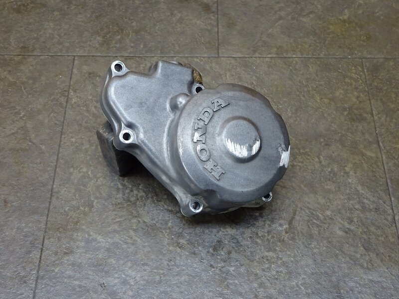 【250505】CBR250RR(MC22-1009)◆ ポイントカバー ジェネレーターカバー エンジンカバー左 削れ有 ※エンジンパーツ MC14E | 中古バイクパーツ通販・買取　ジャンクヤード鳥取　JunkYard