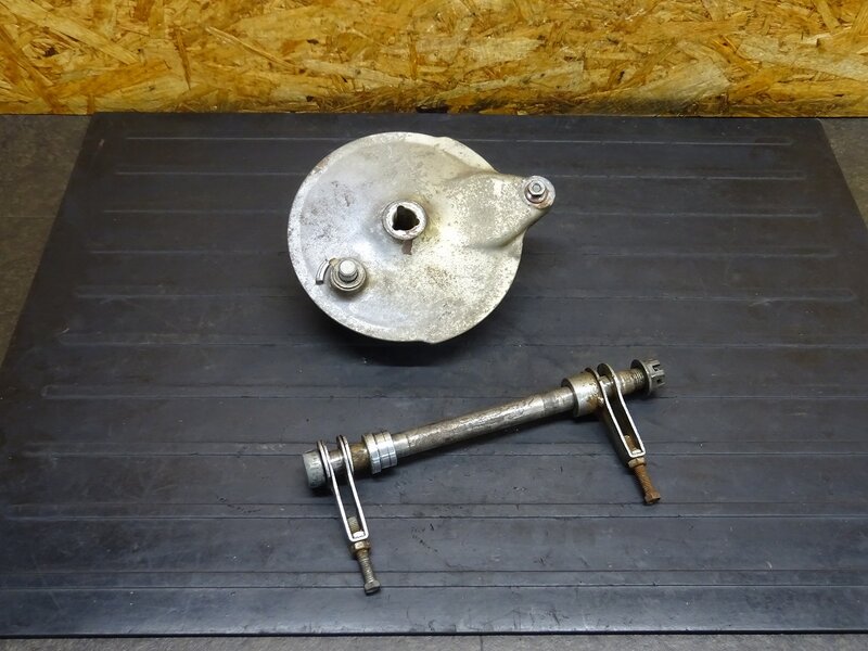 【250501】SR400(1JR-283)■ リアドラムパネル ドラムブレーキ リアアクスルシャフト ※検索：SR500 1JN 2J2 2H6 | 中古バイクパーツ通販・買取　ジャンクヤード鳥取　JunkYard