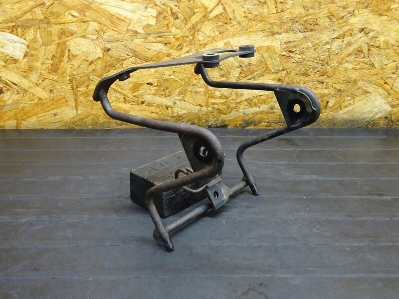【250518】FTR223(MC34-1110)■ ヘッドライトステー メーターステー 錆有 | 中古バイクパーツ通販・買取　ジャンクヤード鳥取　JunkYard