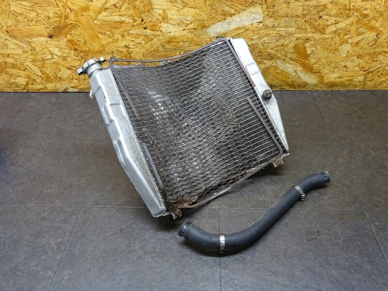 【250520】ZXR400(ZX400L-004)◆ ラジエーター ラジエーターコア/ファン ジャンク!! 【規制前 | 中古バイクパーツ通販・買取　ジャンクヤード鳥取　JunkYard