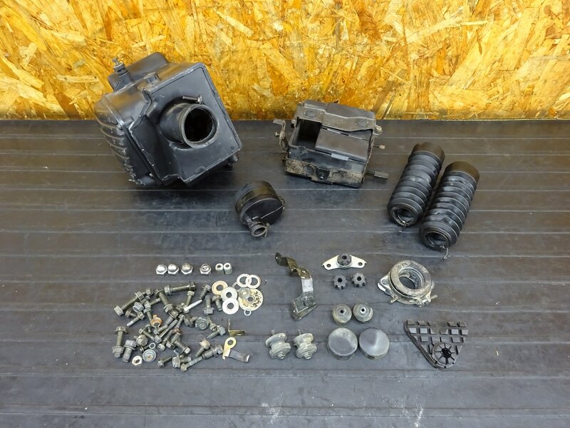 【250702】SR400(1JR-304)◇ エアクリーナーボックス エアクリ ボルトセット バッテリーボックス/ケース 純正戻し 【検:SR500 1JN 2J2 2H6 | 中古バイクパーツ通販・買取　ジャンクヤード鳥取　JunkYard