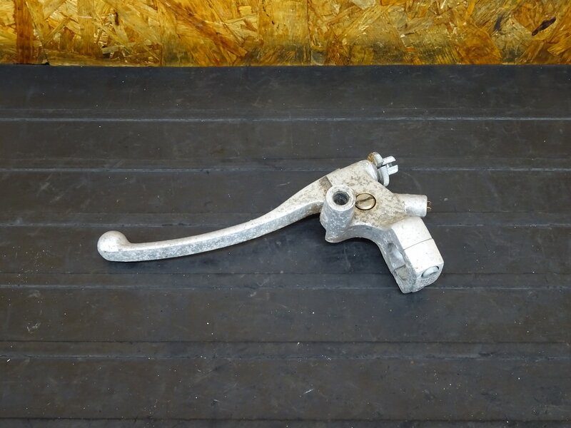 【250713】スティード400(NC26-1441)◇ クラッチレバー クラッチレバーホルダー 腐食有 | 中古バイクパーツ通販・買取　ジャンクヤード鳥取　JunkYard