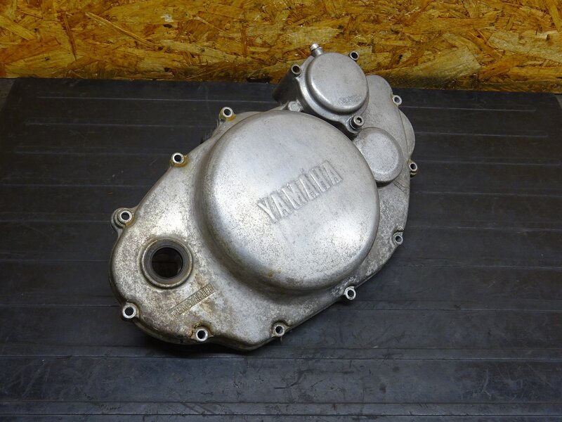 【250813】SR500(1JN-224)◆ クラッチカバー エンジンカバー右 ※エンジンパーツ【検索：2J2 SR400 2H6 1JR | 中古バイクパーツ通販・買取　ジャンクヤード鳥取　JunkYard