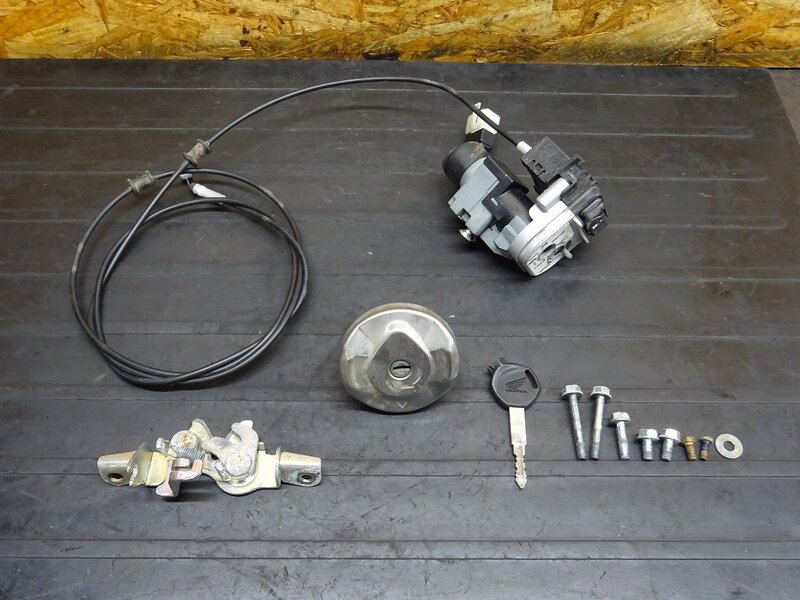 【250936】ダンク(AF74-1004)◆ キーセット メインキー イグニッションキー タンクキャップ シートロック | 中古バイクパーツ通販・買取　ジャンクヤード鳥取　JunkYard