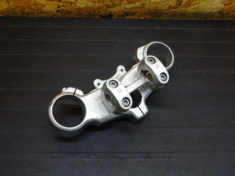 【251009】ドゥカティ ムルティストラーダ1000DS◆ トップブリッジ ハンドルポスト | 中古バイクパーツ通販・買取　ジャンクヤード鳥取　JunkYard