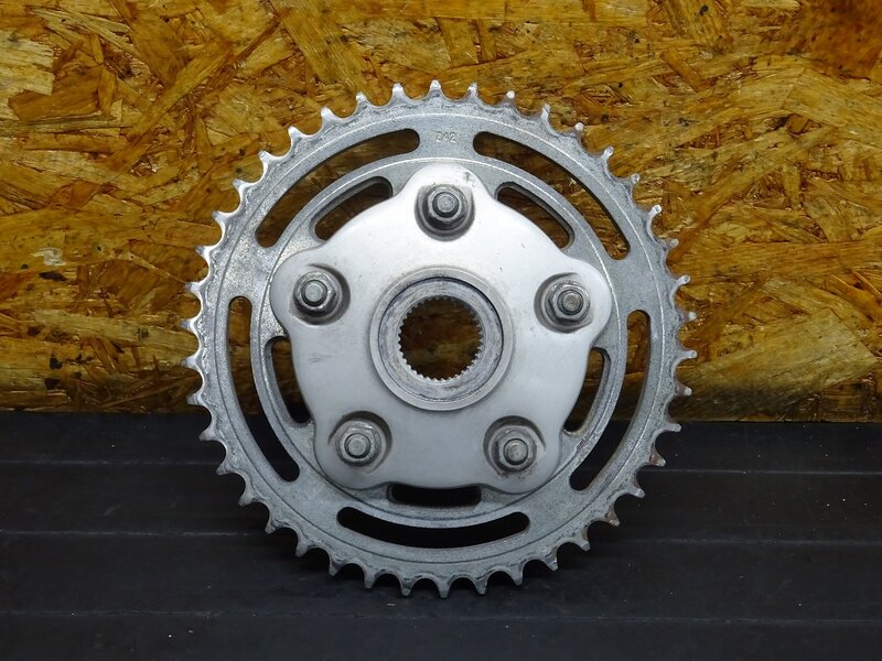 【251009】ドゥカティ ムルティストラーダ1000DS◆ リアスプロケット 42T ハブ | 中古バイクパーツ通販・買取　ジャンクヤード鳥取　JunkYard